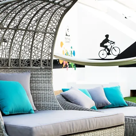 Surfing Colors Hotel&apartments * קורלחו